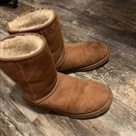 Uggs - Picture 3 of 5